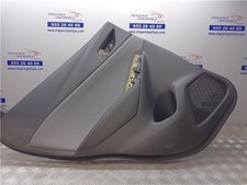 Porte arrière et accessoires Mazda 121