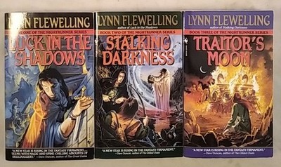 Konvolut der: The Nightrunner Series, Book I-III, komplett [3 Bücher]. Flewellin
