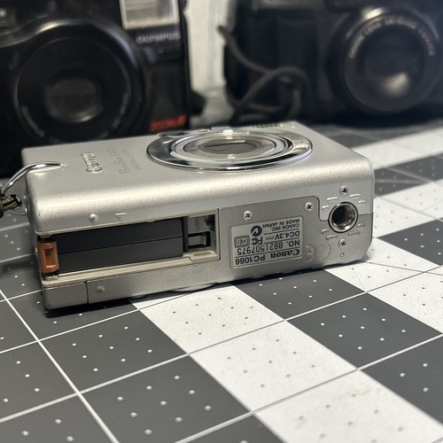 Lot of 3 Digital & Film Cameras PARTS or REPAIR Damaged Olympus Canon Panasonic - Picture 3 of 14