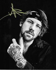 * CALEB SHOMO * signed 8x10 photo * BEARTOOTH * COA *