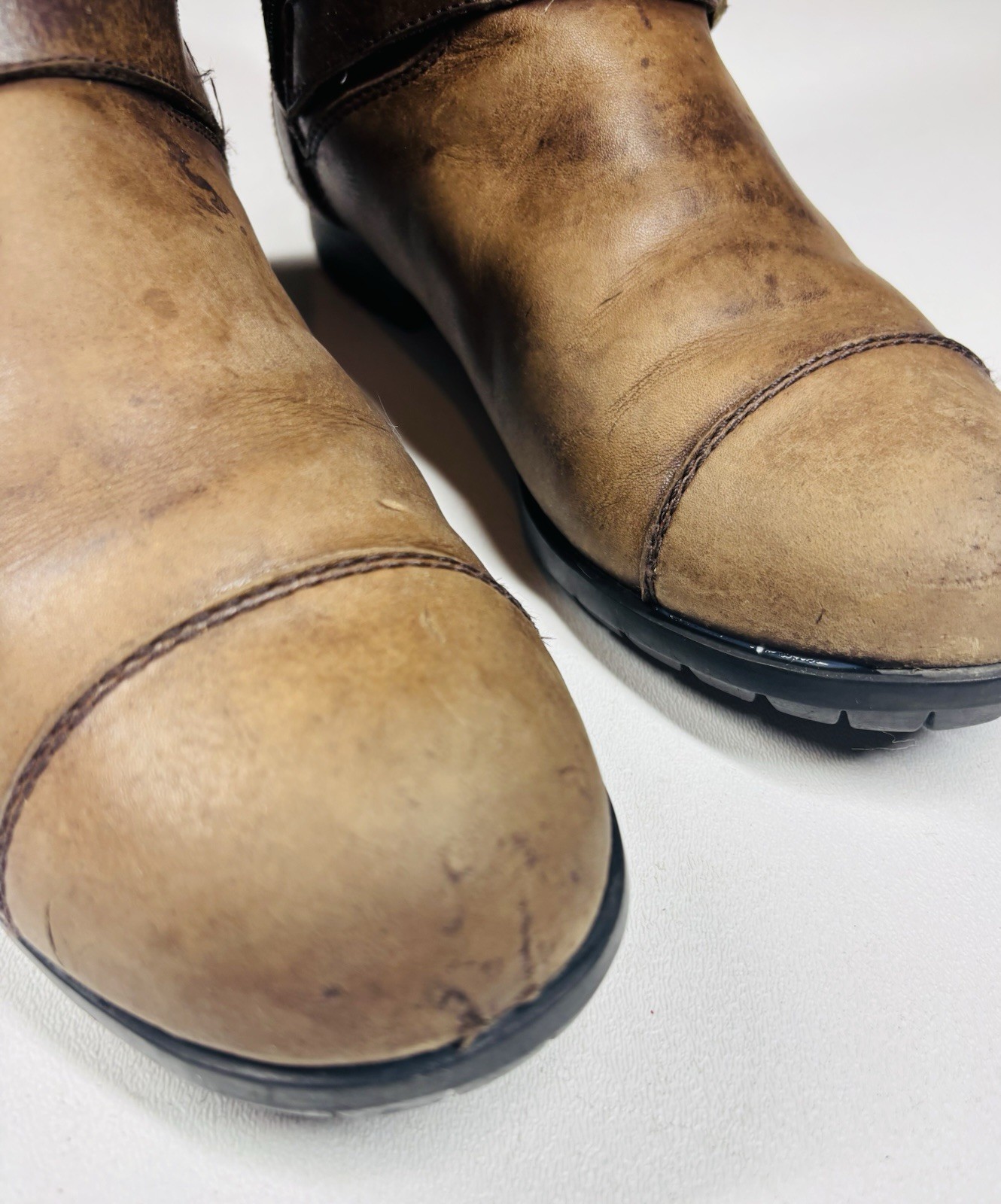 UGG Australia Leather Engineer Moto Boots Womens 9 Sheepskin Lined Distressed image 7