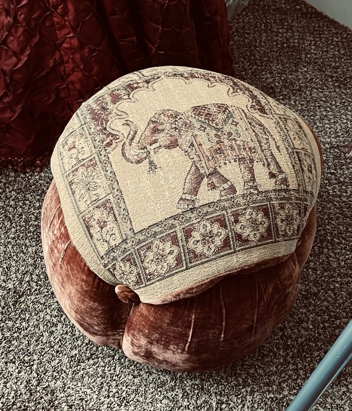 Ottoman, Pouf, ELEPHANT Motif  Round stool classic tapestry / velvet rich colors