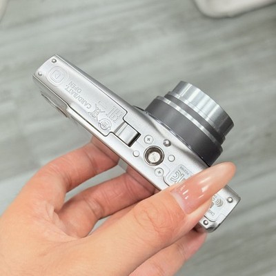Canon PowerShot ELPH 350 HS/IXUS 275 HS 20.2MP Digital Camera