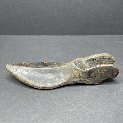 Antique 1930s Cast Iron Shoemakers Anvil Shoe Cobblers Sole Women's Pointed Shoe - Picture 6 of 10