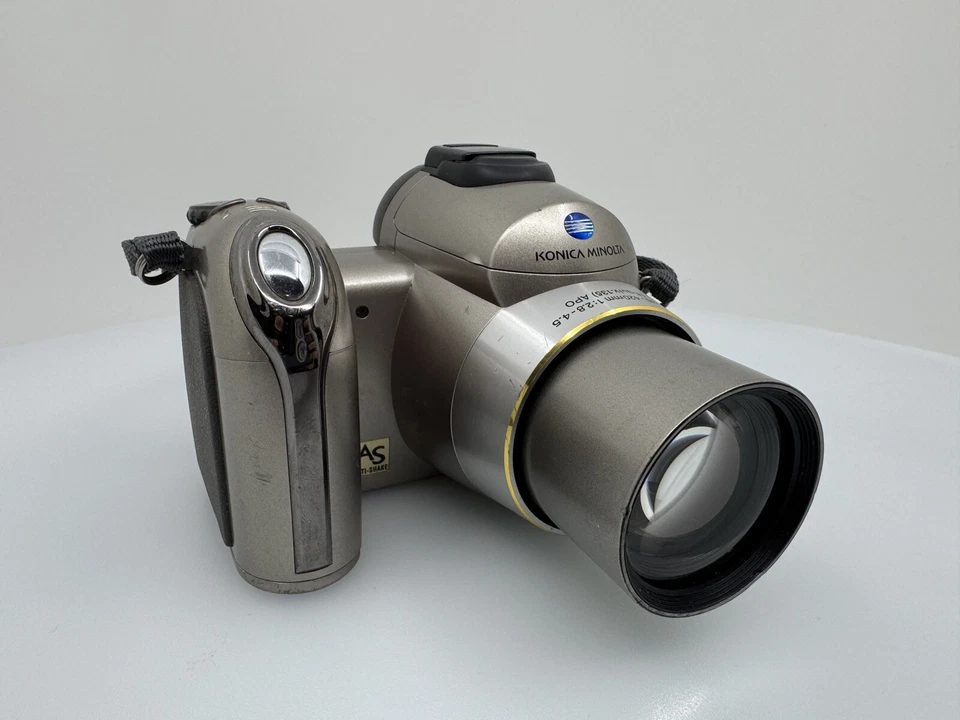 Konica Minolta DiMAGE Z6 6.0MP Digital Camera 12x Optical Zoom  2GB SD Card - Image 3 of 4