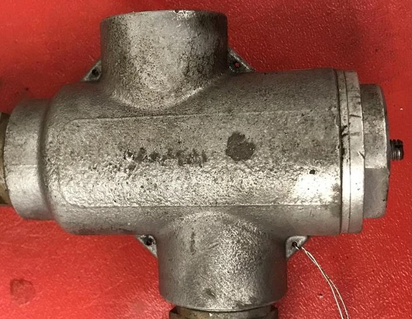 1969-1973 Porsche 911 Oil Thermostat 90110780101 - Image 2 of 4