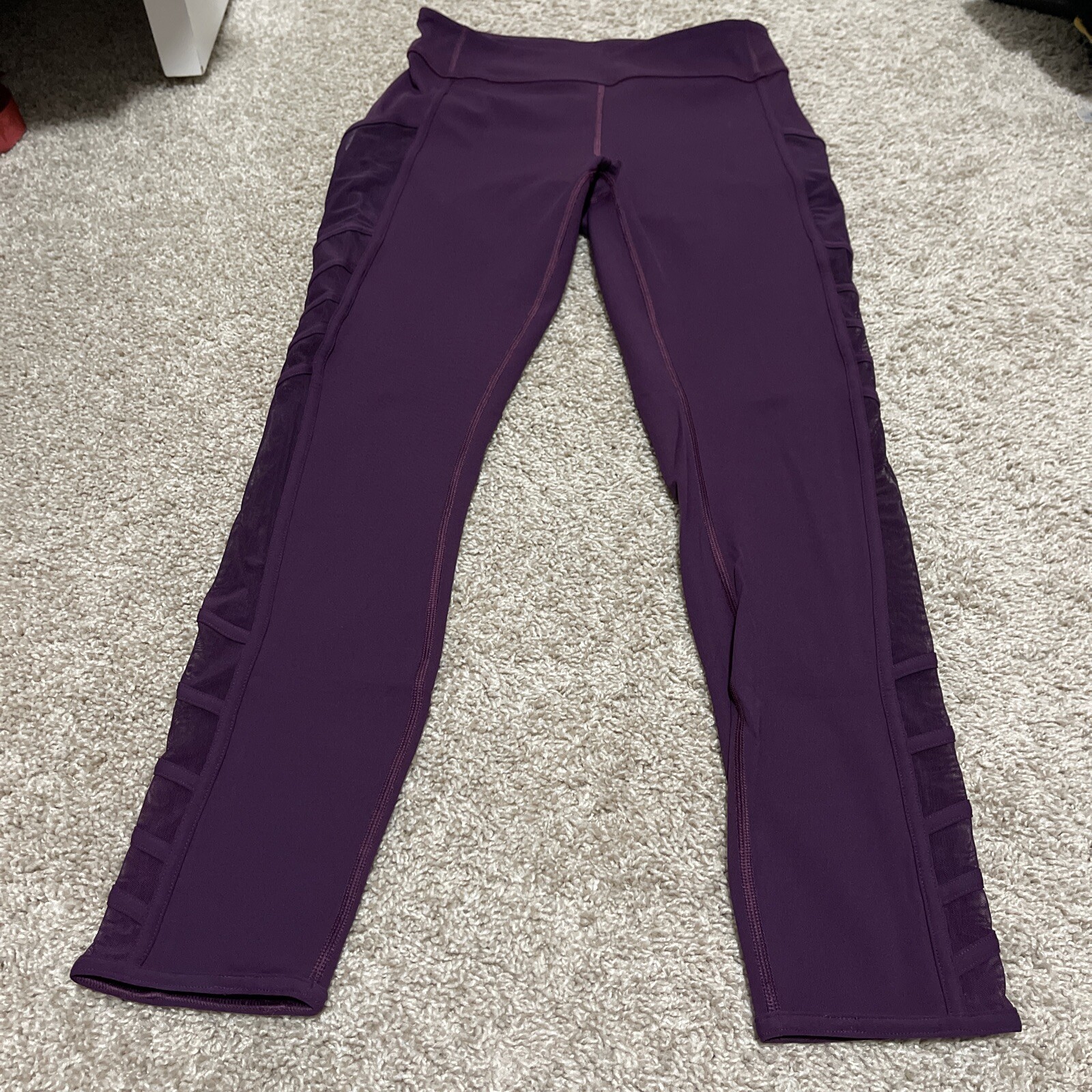 lululemon yoga pants size 6-image
