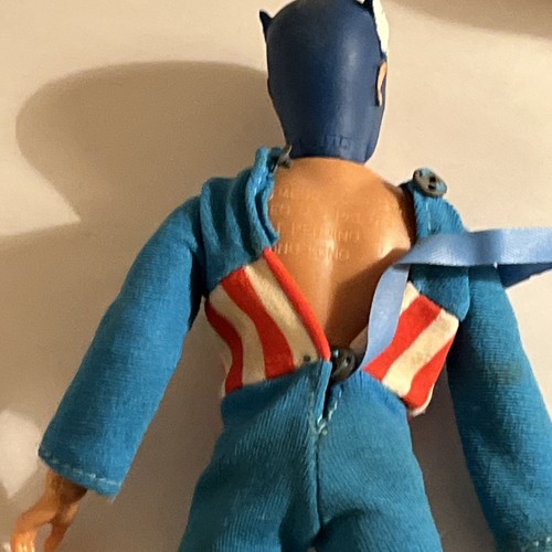 Vintage MEGO Toys Captain America 8" Action Figure with Suit 1974 Marvel - Picture 6 of 6