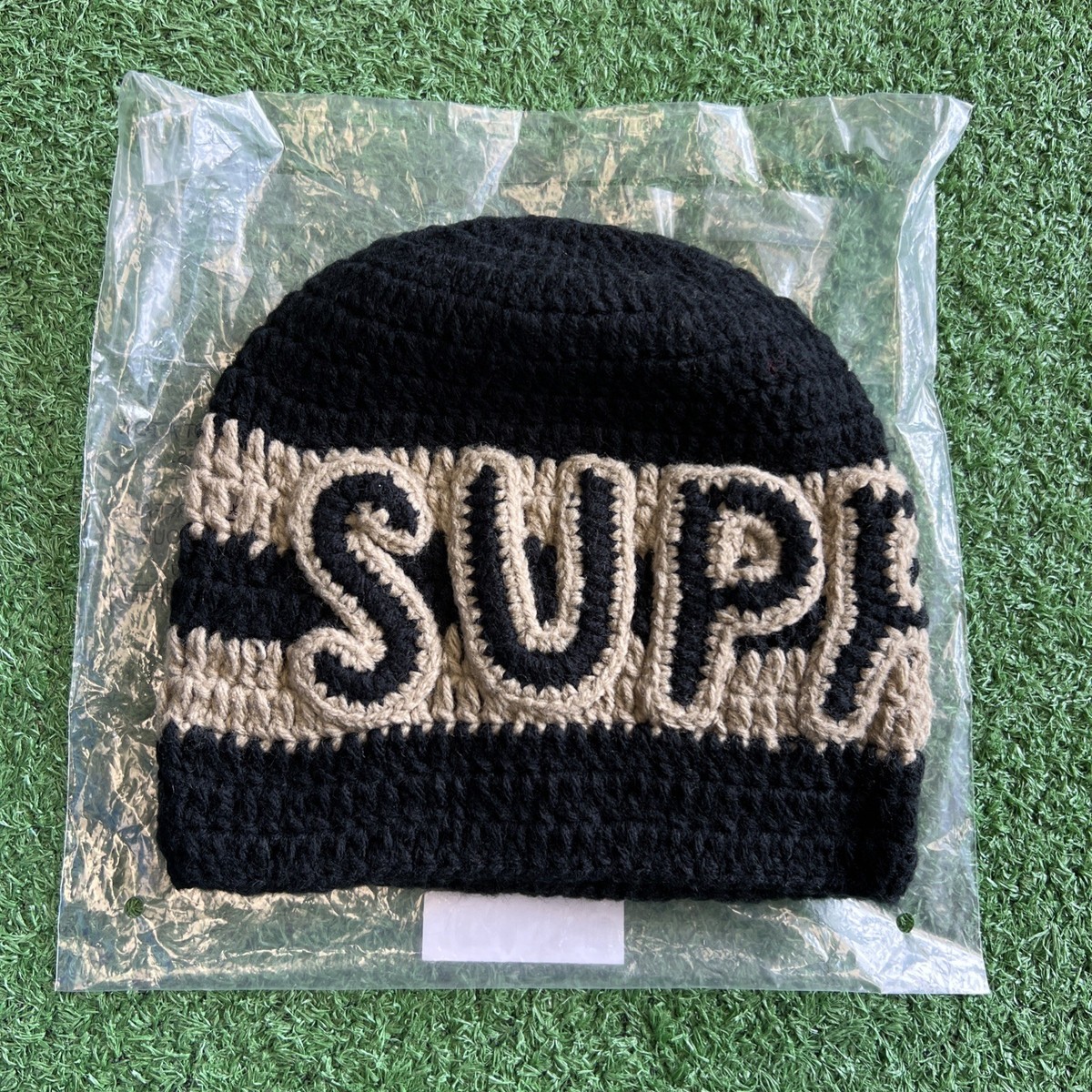 New Supreme Crochet Logo Beanie Black FW25 One Size Fit All 2025