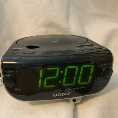 Sony Dream Machine FM/AM CD Player Dual Alarm Clock Radio ICF-CD815 Tested Works