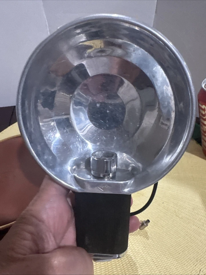 Unidad Flash AGFA con Bombilla Reflector y Estuche Accesorio Fotográfico Vintage Alemania Foto 2 de 4