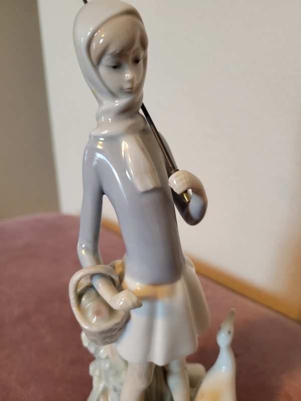 Lladró Porcelain Figurine Goose Girl