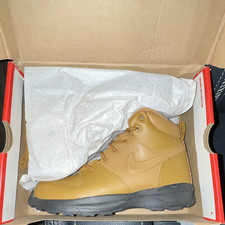 Nike Manoa Tan/Black Leather Mid Top Lace-Up ...