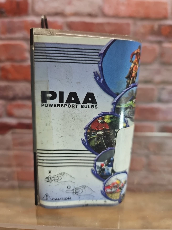 PIAA 70955 Xtreme White Plus H-9 Bulbs - 65W=120W - Image 3 of 4