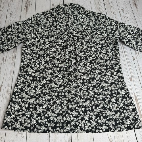Express Portofino Button Up Long Sleeve Floral Shirt Womens Medium Black White - Picture 7 of 10