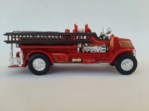 1/64 s scale matchbox (1/60 real scale) YFE01 1920 Mack AC fire truck - Picture 8 of 11