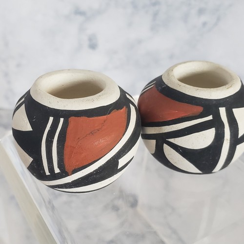 Isleta New Mexico Pueblo Miniature 1¼" Native American Polychrome Pottery Vases - Picture 3 of 9