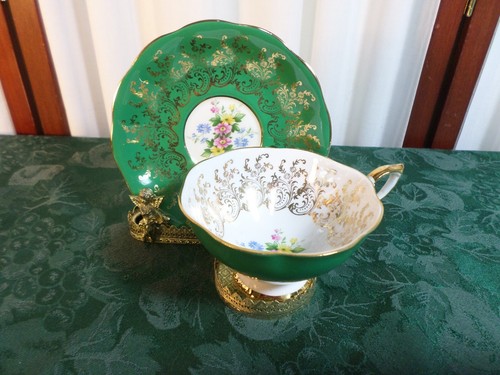 Beautiful Royal Standard Flower Bouquet Inside & Green Outside Cup & Saucer Set