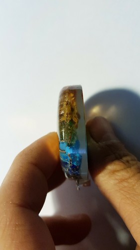 Round 7 Chakra Orgon/Orgonite Pendant with Flower of Life - Picture 3 of 4