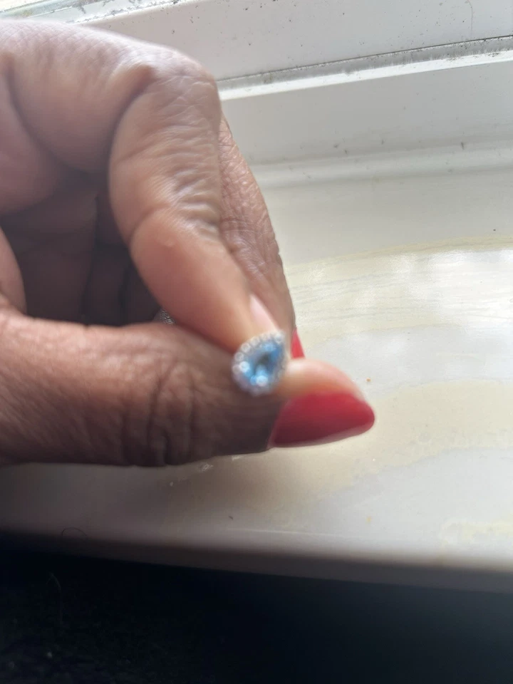 NUEVOS PENDIENTES KAY JEWELERS DISEÑO HALO DIAMANTE AZUL Y BLANCO POSTE STUD ESTERLINA Foto 3 de 4