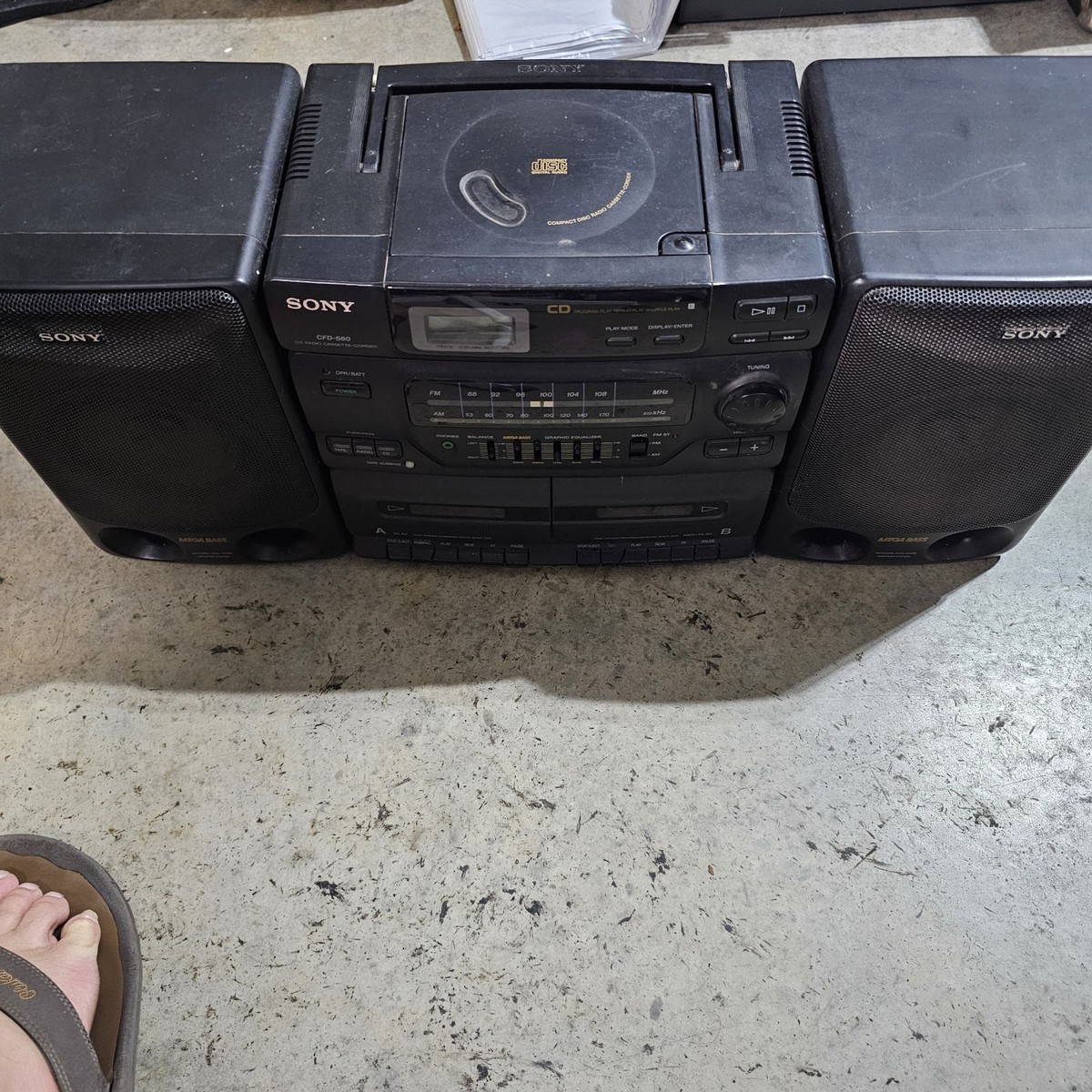 Works Sony Cfd-560 Boombox CD Tape Am FM Radio Megabass 5-band EQ