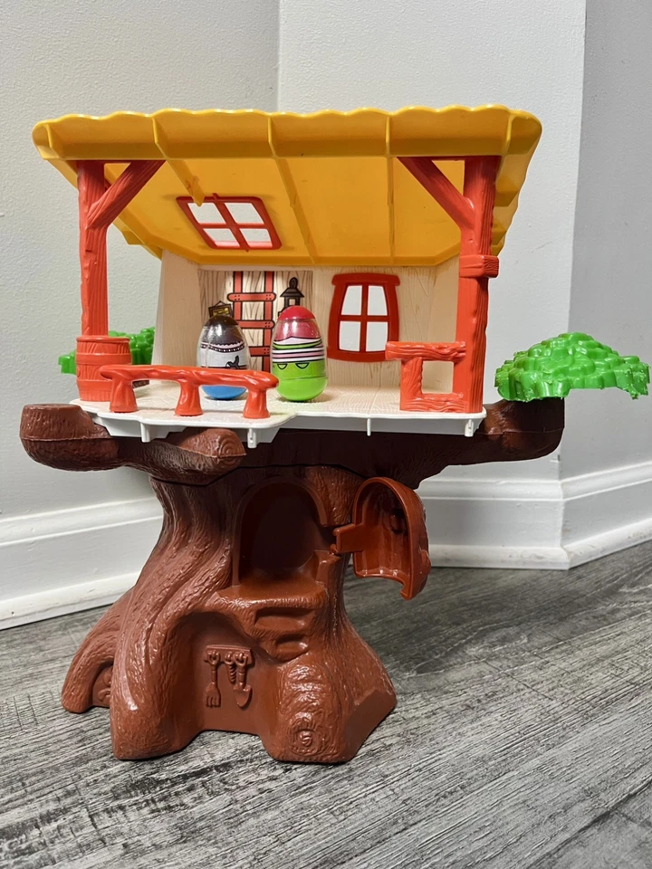 Vintage 1974 Hasbro Weebles Tree House with Boy & Girl - Image 2 of 4