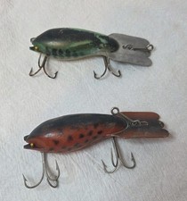LOT OF 2 VINTAGE FRED ARBOGAST MUD BUG LURES MADE/USA