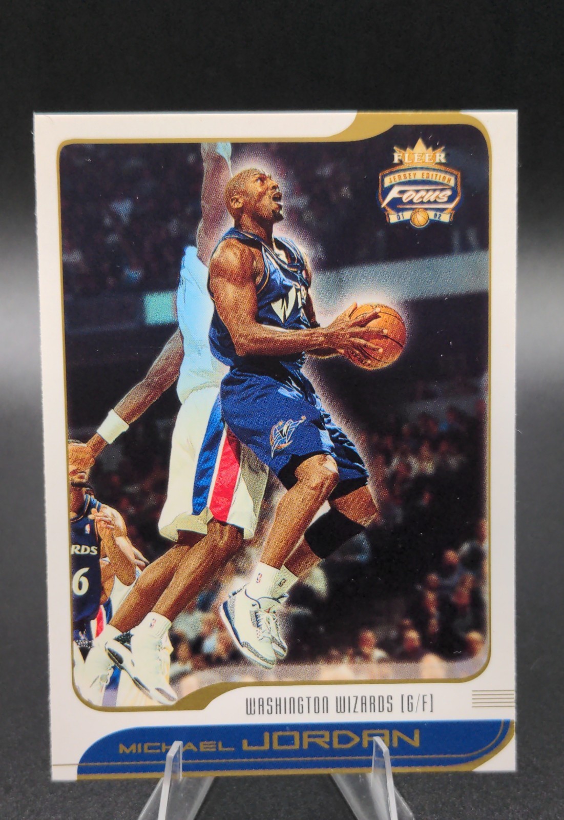 2001-02 Fleer Focus Jersey Edition - Michael Jordan #95 ⚜️
