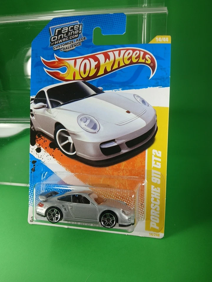 Hot Wheels 2010 Nuevos Modelos Porsche 911 GT2 Lote de 2 Variaciones Plateadas y Negras  Foto 4 de 4