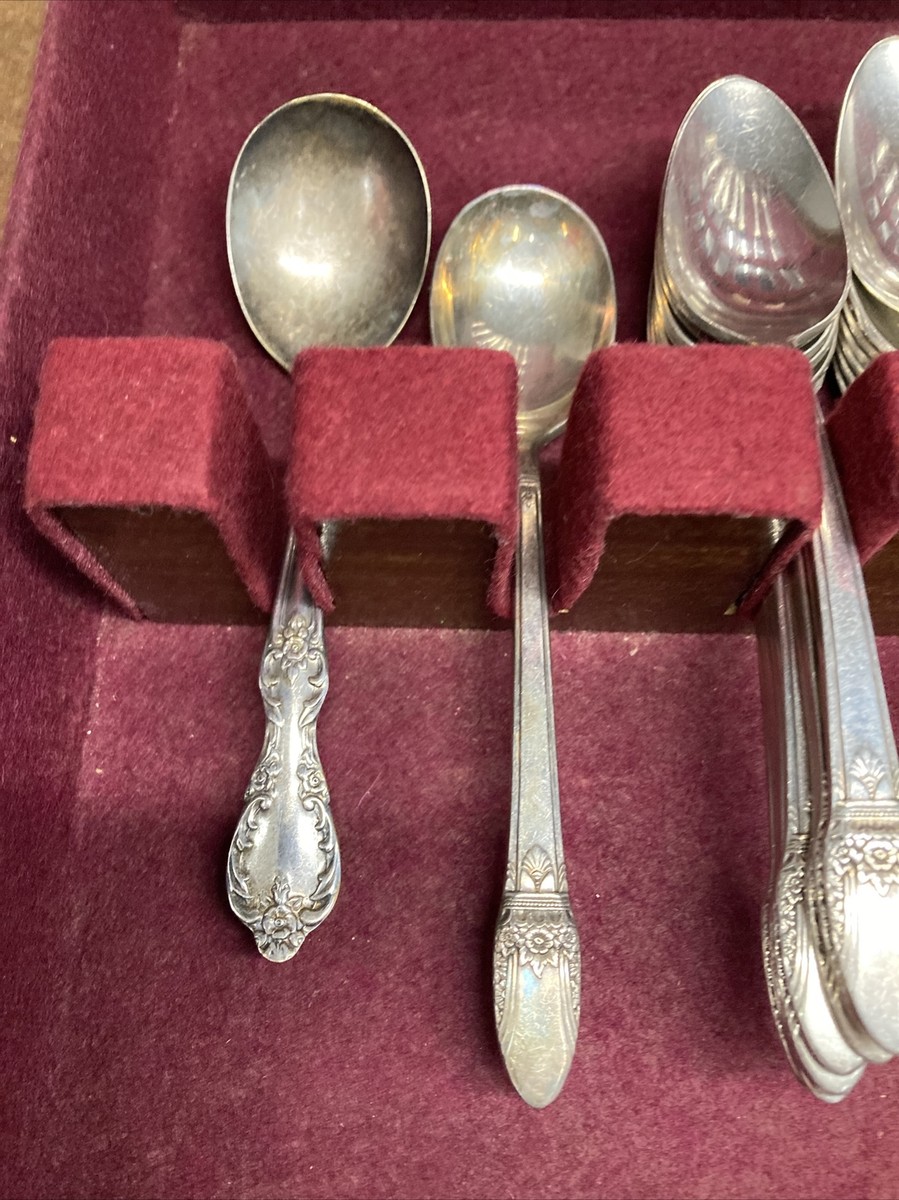 Vintage 53 Piece 1847-1947 Rogers Bros FIRST LOVE Silverware Set