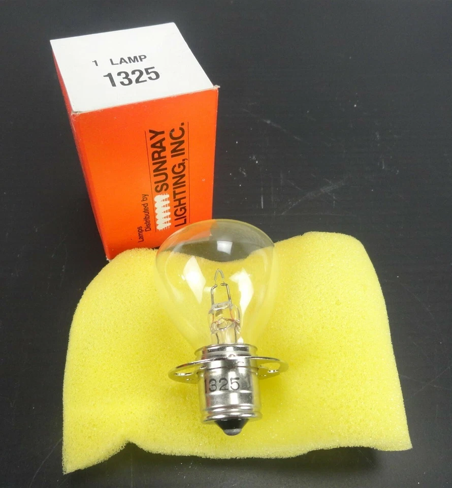 SUNRAY LIGHTING, INC - Box of 10 - MODEL 1325 BULBS 6.2V, 4.13A, 25.6W (NEW) - Image 2 of 4