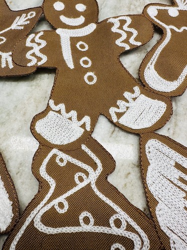 Sleigh Bell Bistro Christmas Wooden Gingerbread Table Runner 14x70inches - Picture 6 of 8