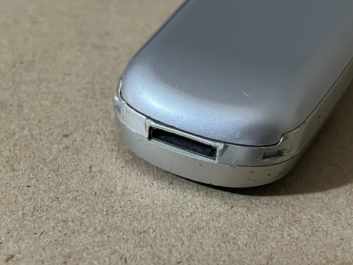 Samsung SGH-X100 Champagne Color (Factory Unlocked) - 第 4/16 張圖片