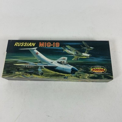 AURORA Famous Fighters Kit No. 66-79 RUSSIAN MIG-19 JET - VTG 1958 RARE