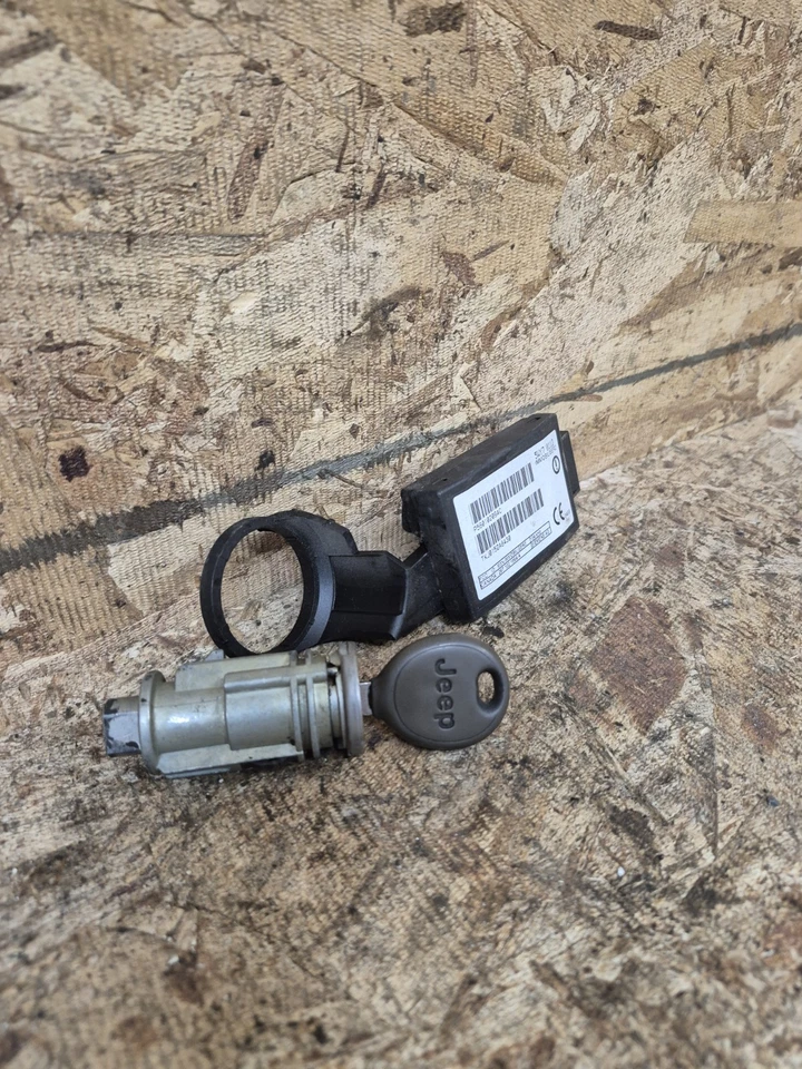 P56010209AD Jeep / Chrysler / Dodge IMMOBILIZER TRANSCEIVER ANTI THEFT + KEY - Image 2 of 4