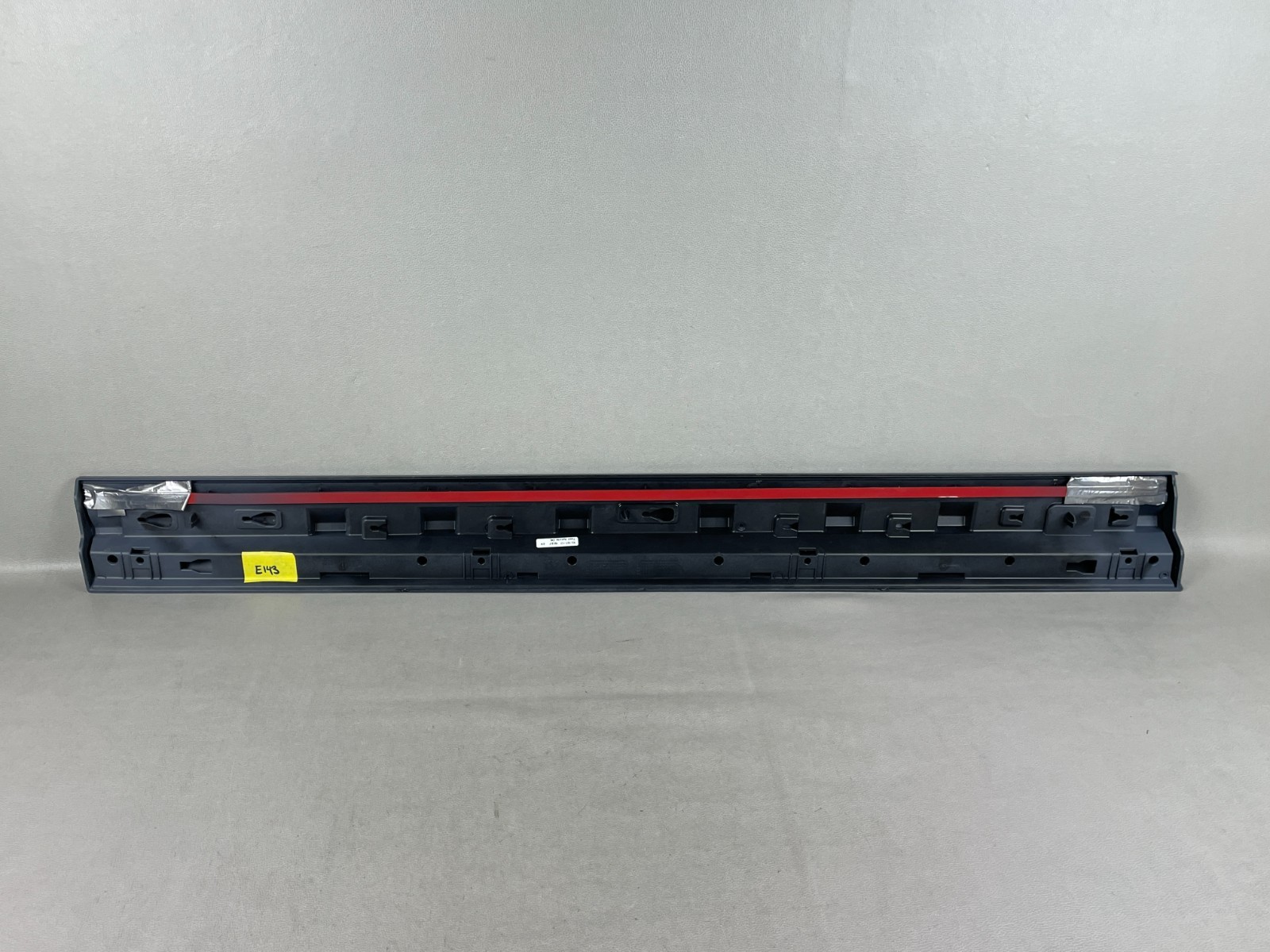 New! 2017-2019 Maserati Levante Right Front Side Skirt Unpainted OEM