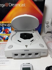 SEGA Dreamcast Gaming System (White) ORIGINAL BOX - W/ (4) Games See Photos!!!