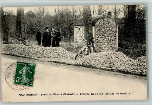 13404104 - Montgeron Foret de Sanart Cabane ou se sont caches les bandits - 第 1/2 張圖片