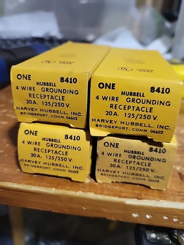 Lot of 4 HUBBELL 8410 GROUNDING OUTLET 4 WIRE 20A 125/250V ~NIB