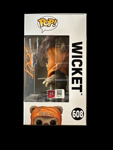 Warwick Davis Signed Star Wars #608 Wicket Funko Pop! (PA) - Picture 2 of 2