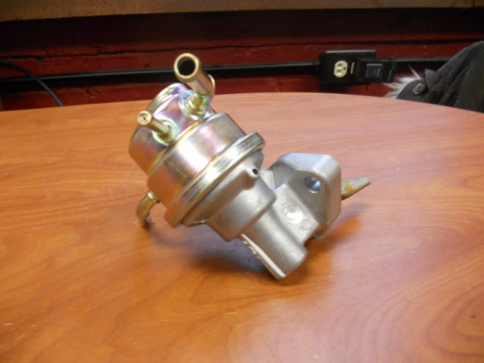 Bomba de combustible mecánica nueva 1369 Foto 2 de 3