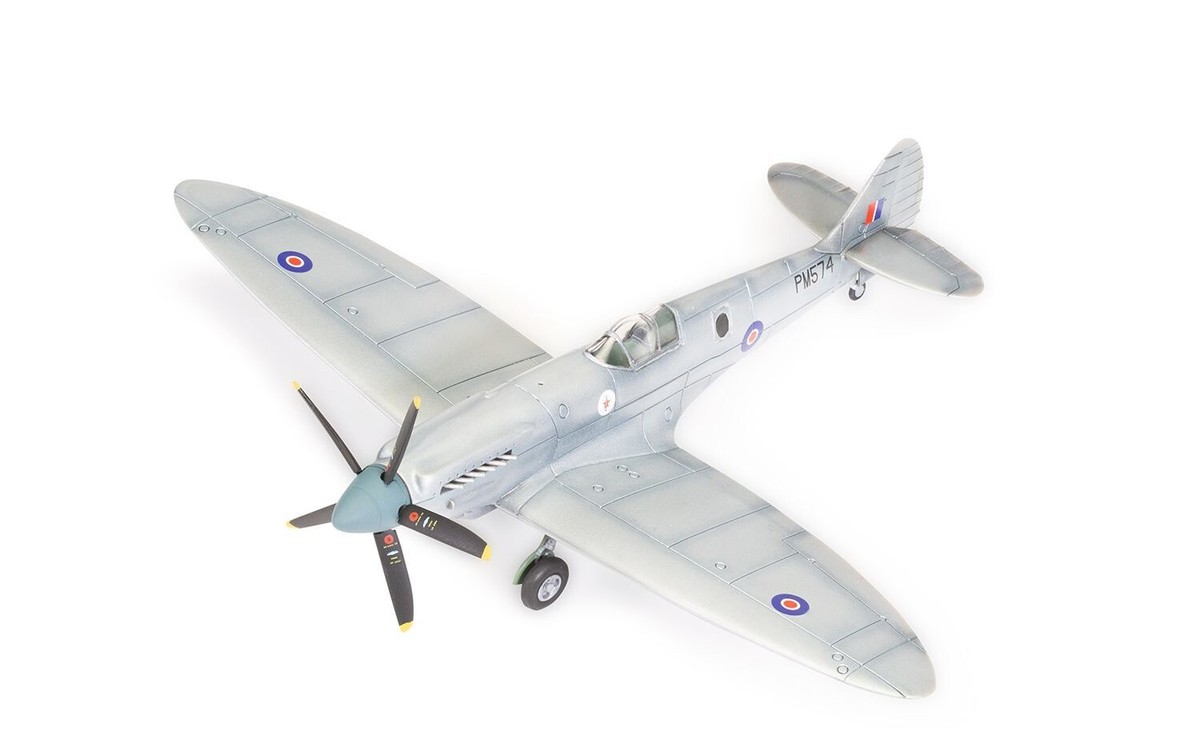 LEVEL 1 MODEL KIT SUPERMARINE SPITFIRE PR.XIX AIRCRAFT 1/72 BY