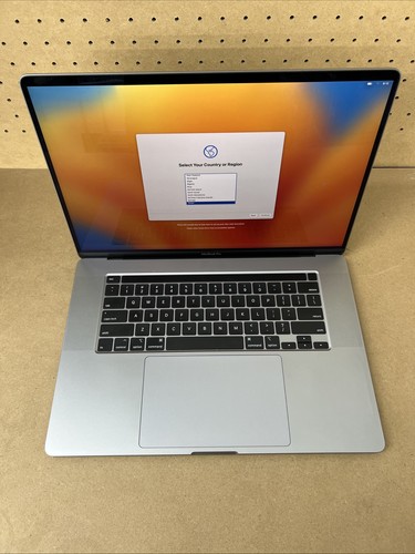 Apple MacBook Pro 16" (SSD 2TB, Intel Core i9-9880HK, 2,4GHz, 32GB RAM) Ottimo - Foto 2 di 13