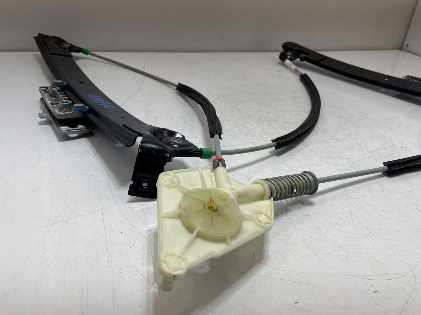 ✅ 03-18 OEM Bentley Continental GT Front Left Driver Door Window Regulator