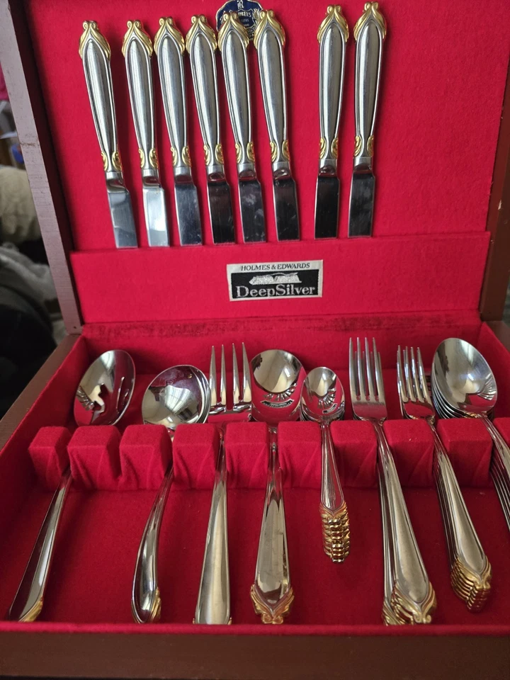 Mikasa Delacroix 7 ajustes de lugar más 1 cuchillo y cucharadita extra más 4 porciones Foto 2 de 4