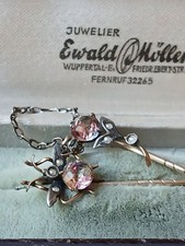 Zwei zauberhafte Jugendstil Reversnadeln Fliege & Blume, Rheinkiesel, Saatperlen