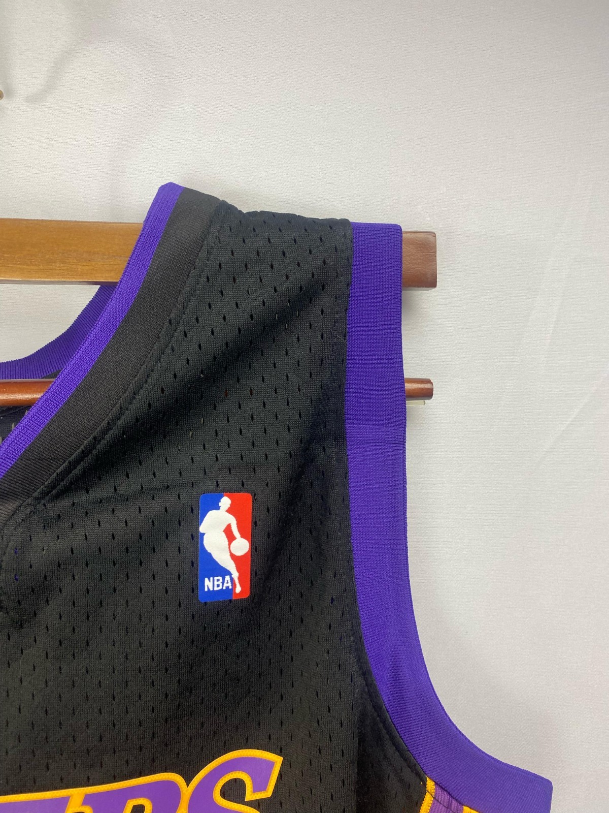 Kobe Byant #24 LA Lakers Youth Purple Jersey Icon Edition Size Large