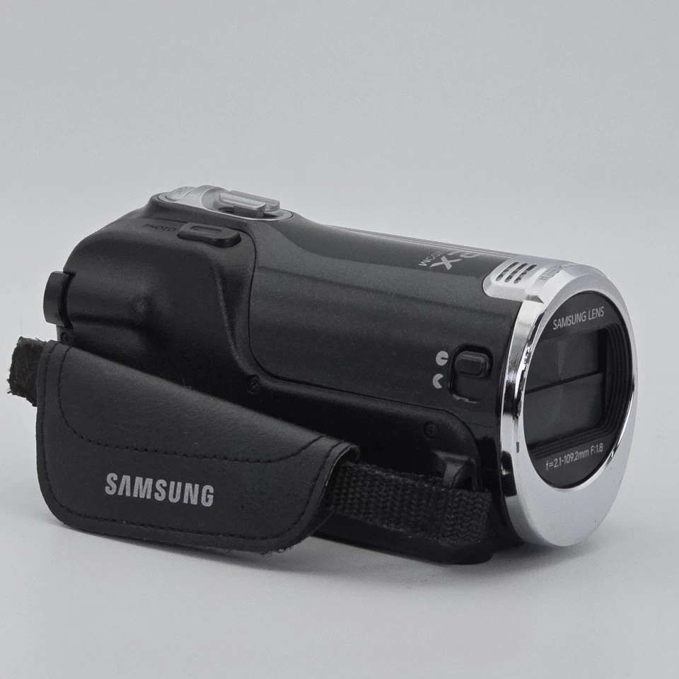 Samsung HMX-F90 HD Camcorder (Black) - 52x Optical Zoom, 720p HD, Pre-Owned - Image 4 of 4