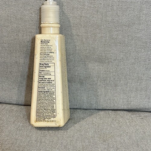 Bath & Body Works Anti Bacteria Hand Soap Warm Vanilla Sugar 8 Oz New - Picture 2 of 2