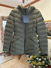 Women’s Moose knuckles down Hooded parka size extra small